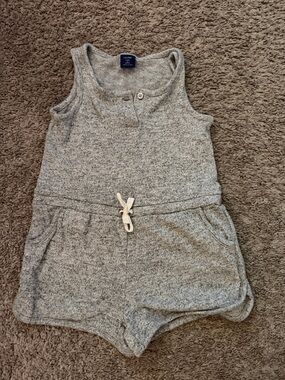 GAP Heather Gray Sleeveless Terry Romper with Drawstring and Pockets 4T